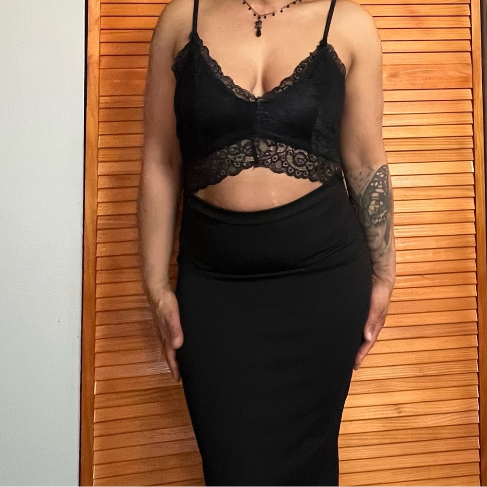 Chic Black Midi Pencil Skirt for Night Out - Picture 4 of 4